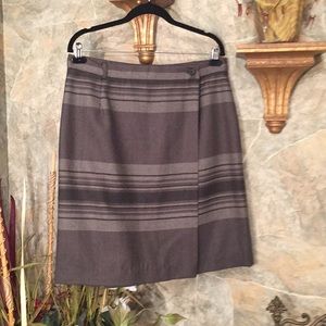 Ralph Lauren 🌹 stunning striped gray skirt